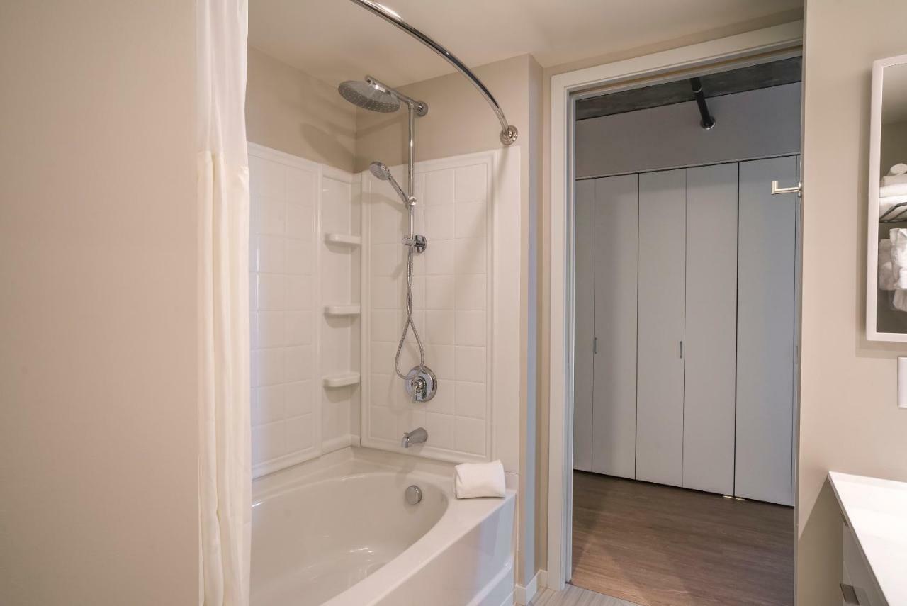Mint House Minneapolis - Downtown West Экстерьер фото
