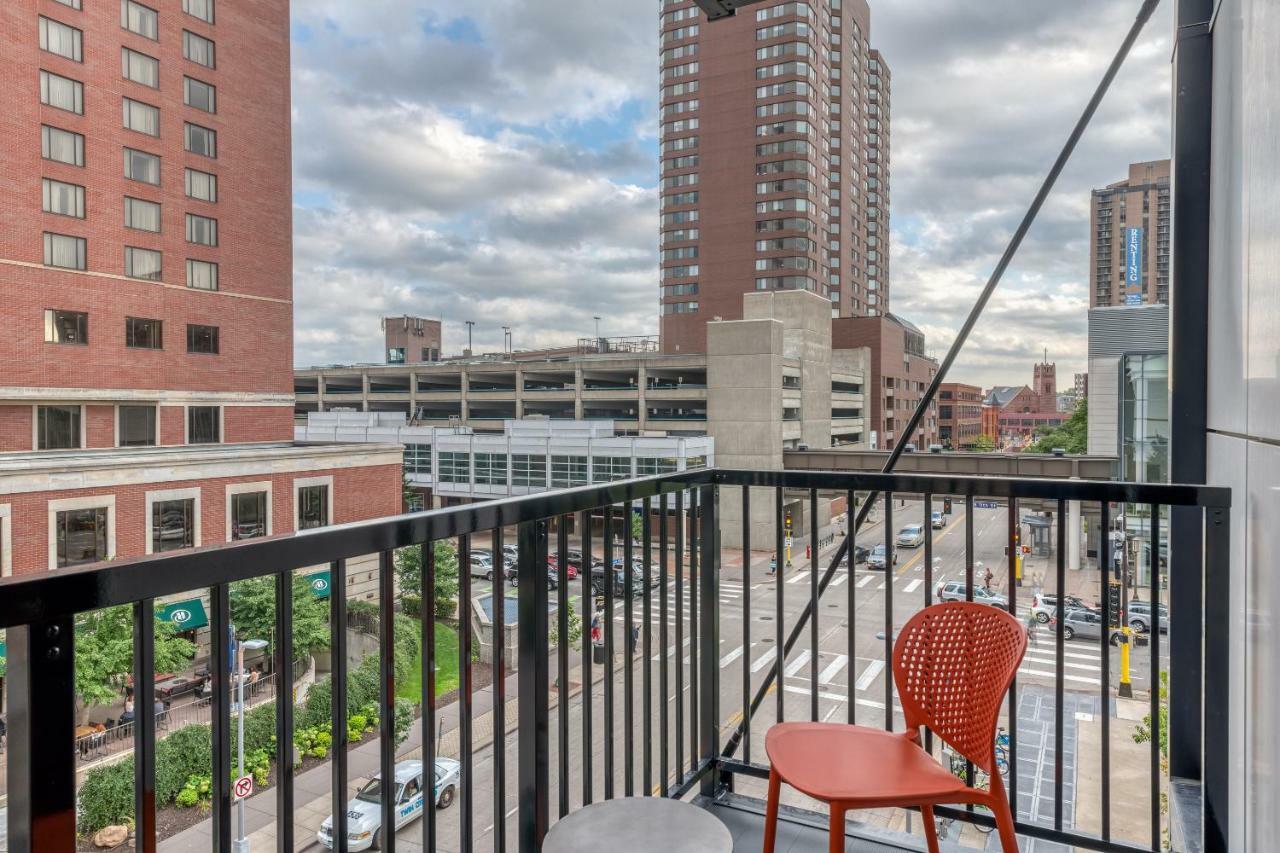 Mint House Minneapolis - Downtown West Экстерьер фото